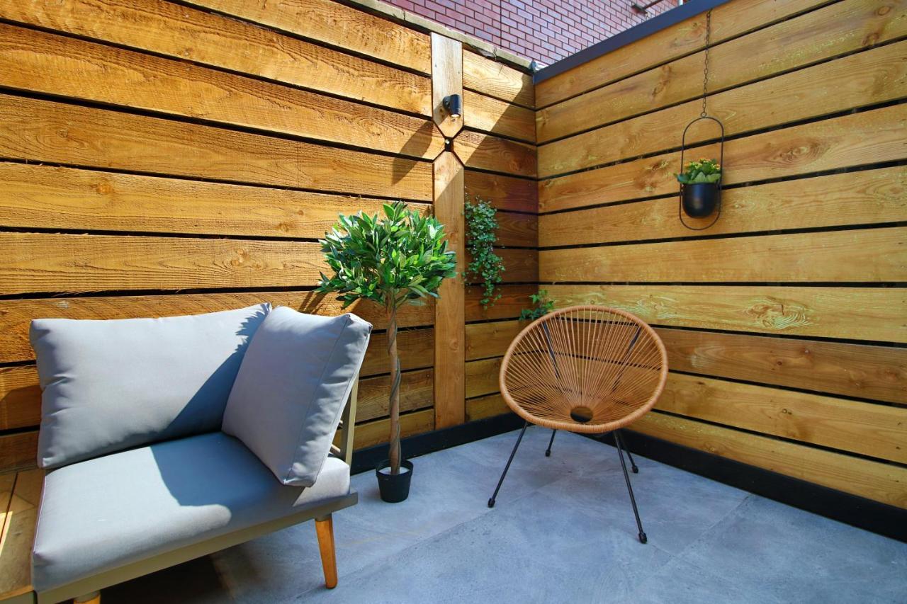 New Spacious 2 Bed Getaway - Private Courtyard! - Underfloor Heating Cardiff Exterior foto