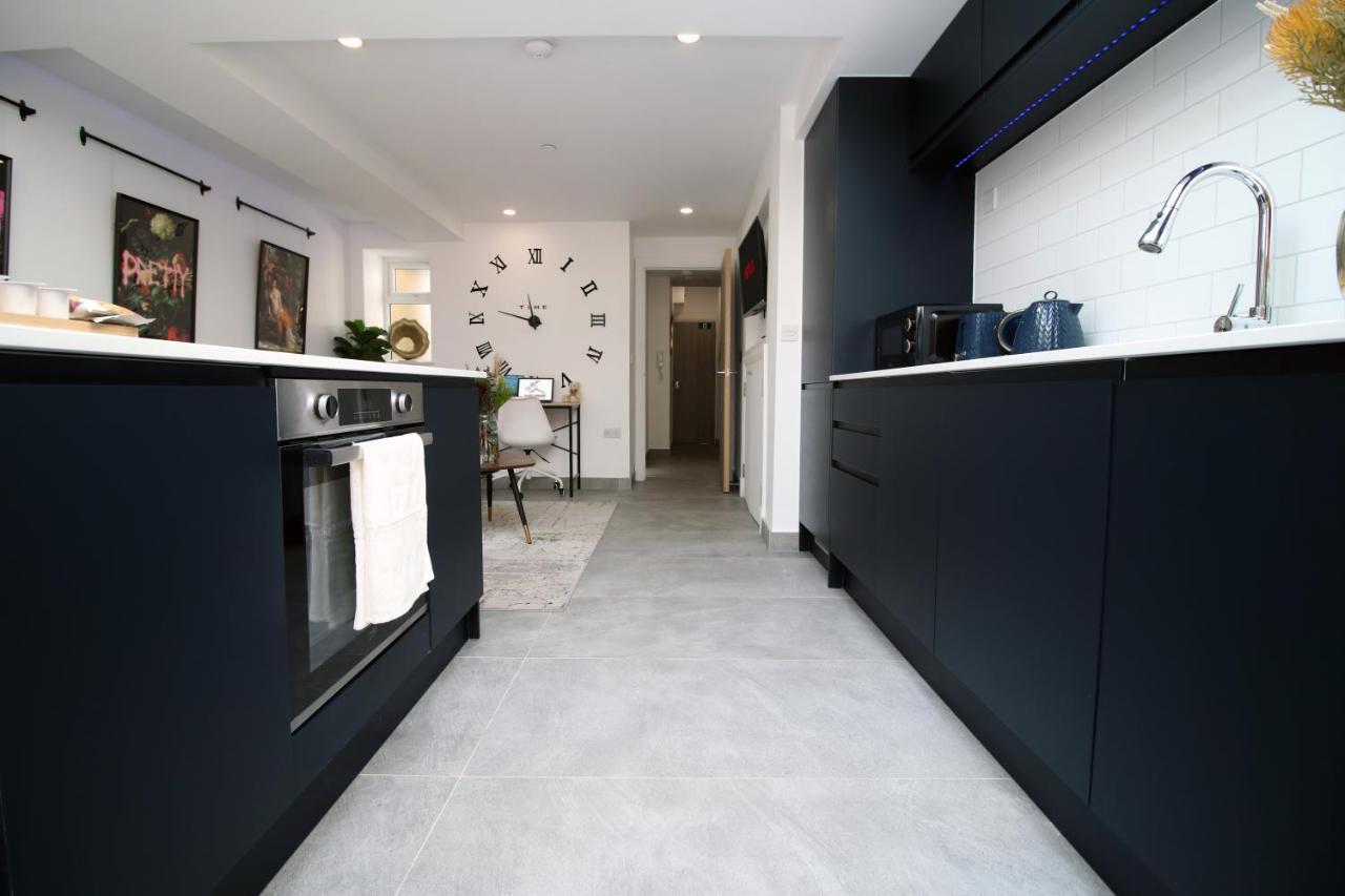 New Spacious 2 Bed Getaway - Private Courtyard! - Underfloor Heating Cardiff Exterior foto